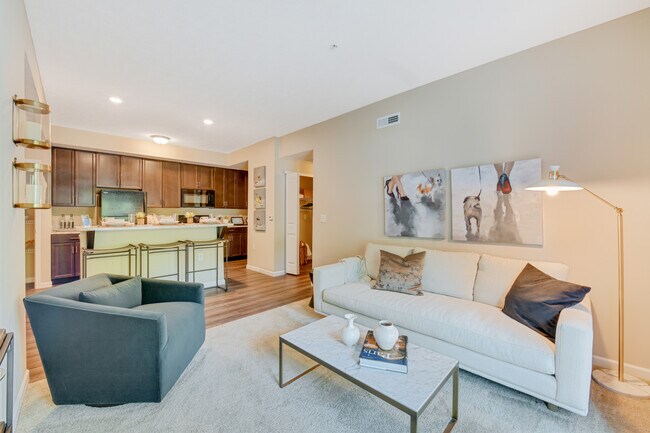 Woodfield Park, Columbus, OH 43219 - photo 6