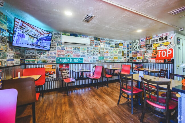 Bama Bob’s BBQ south of Bayview is nationally ranked.