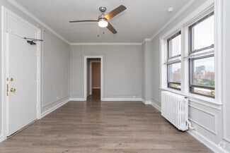 2373 E 70th St, Chicago, IL 60649