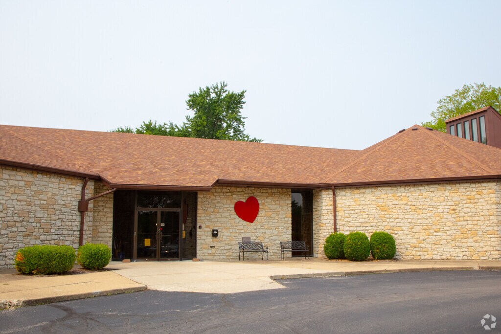 Clay Montessori School front entrance in Carmel.
