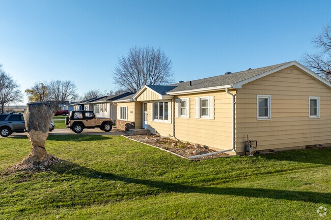 Washburn locals tend to keep well-maintained lawns.