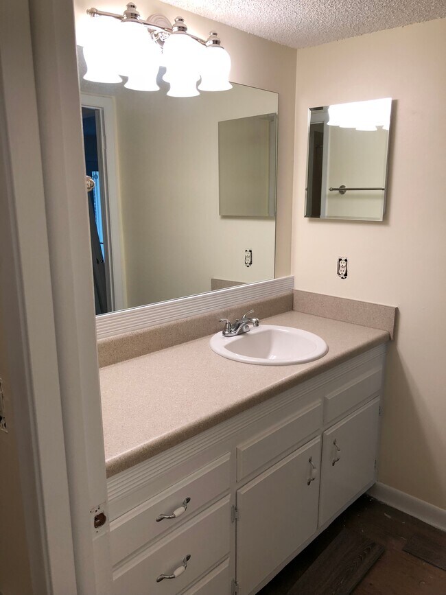 515 Basswood Ave unit L112, Nashville, TN 37209 - photo 7