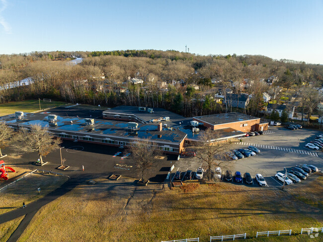 Symth Road Elementary School in Manchester, NH serves grades K-5.