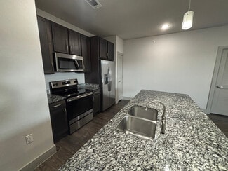 20400 Marketplace Ave Unit b4, Kyle, TX 78640