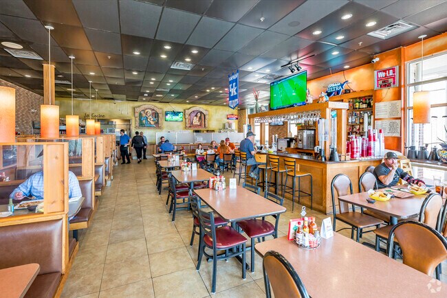 Local patrons enjoy a delicious lunch at Sandersville’s El Mariachi Mexican Restaurant.