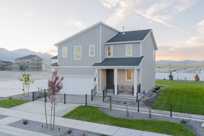 295 Clear Granite Way unit 36582684, Eagle Mountain, UT 84005 - photo 4