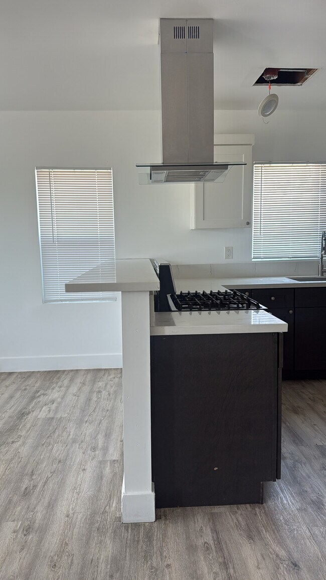 4606 S Normandie Ave unit Bottom 2, Los Angeles, CA 90037 - photo 7