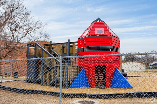 Lincoln Elementary School offers playground for children.