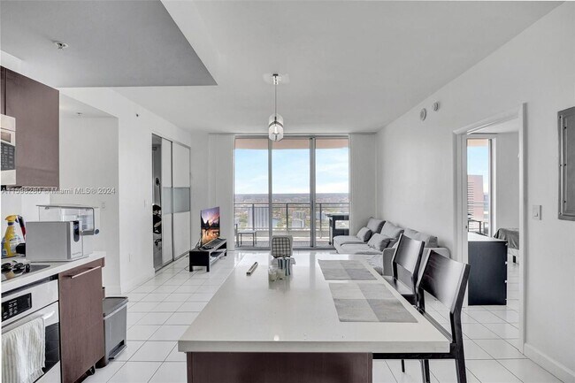 The Ivy Condominium, Miami, FL 33130 - photo 5