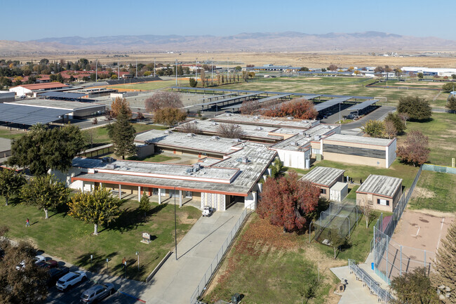 The entrance to Cambridge High School in Coalinga.