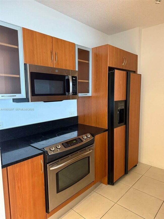 Venture At Aventura East unit 1008, Miami, FL 33180 - photo 4