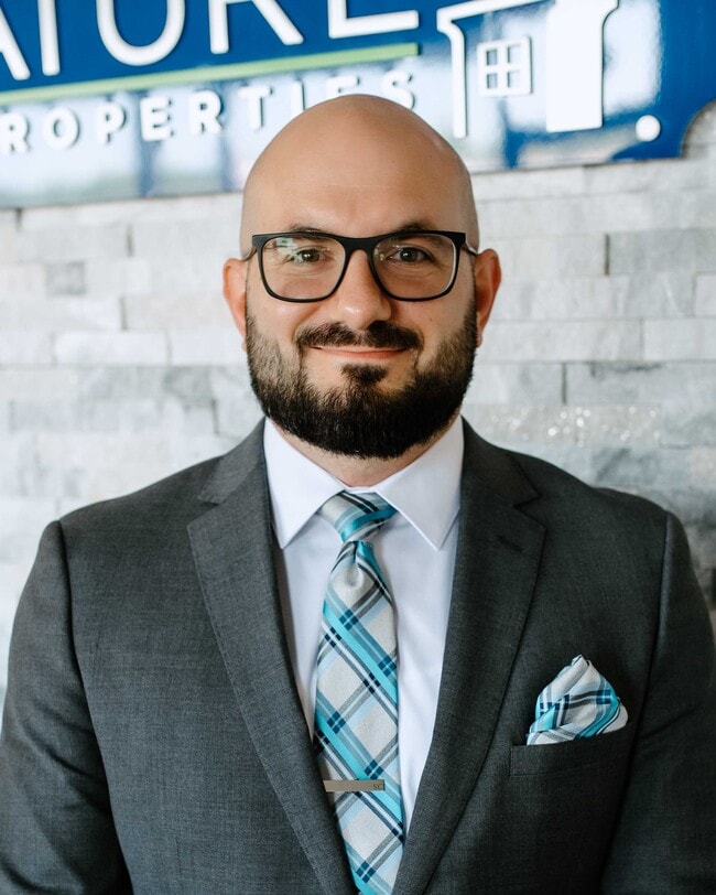 Agent Photo