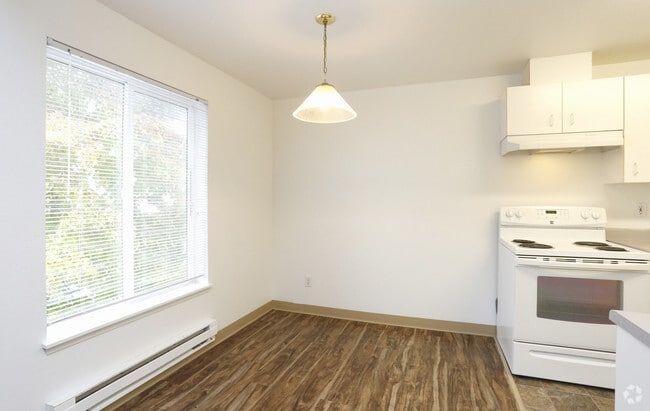 Olympic Pointe Apartments, Port Orchard, WA 98366 - photo 3