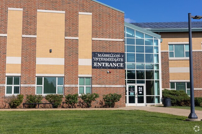 Massillon Intermediate School
provides education to Sippo Heights students.