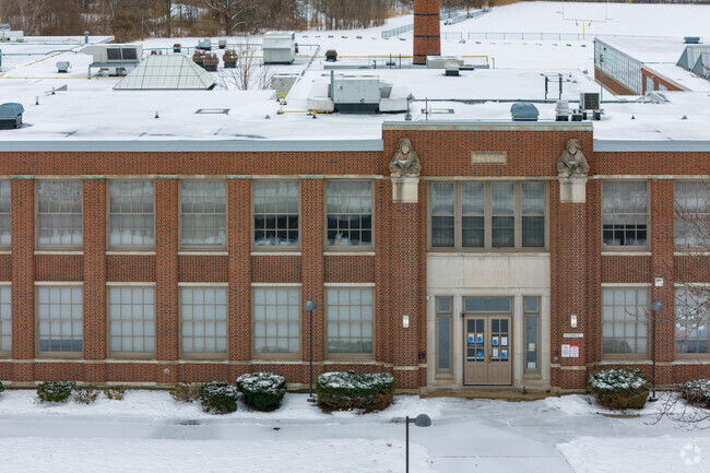 11% of students at Harvey Austin School in Schiller Park are at least proficient in math.