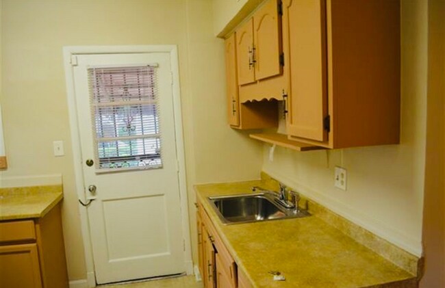 5703 18th Ave, Hyattsville, MD 20782 - photo 5