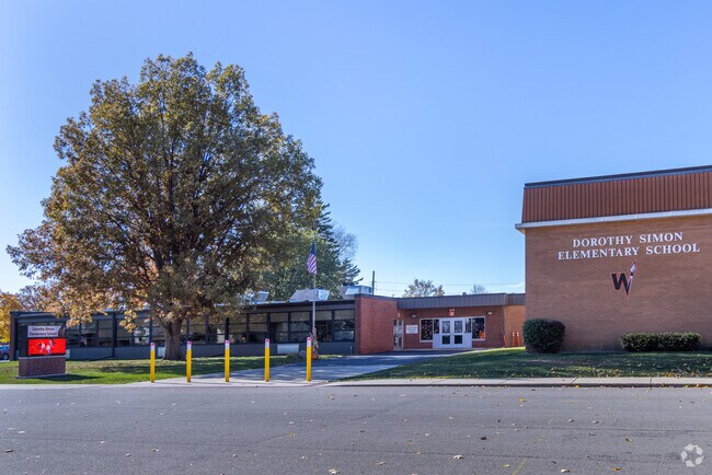 The student population of Dorothy Simon Elementary School is 306 and the school serves PK-2.
