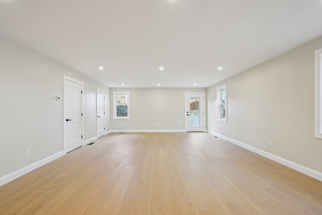 110 Stowe St, Fall River, MA 02720 - photo 5
