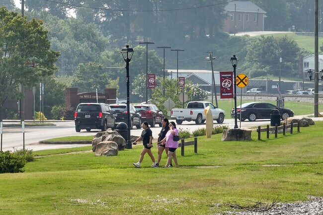 Visitors of Villa Rica's Main Street can take a short walk between the plethora of businesses.
