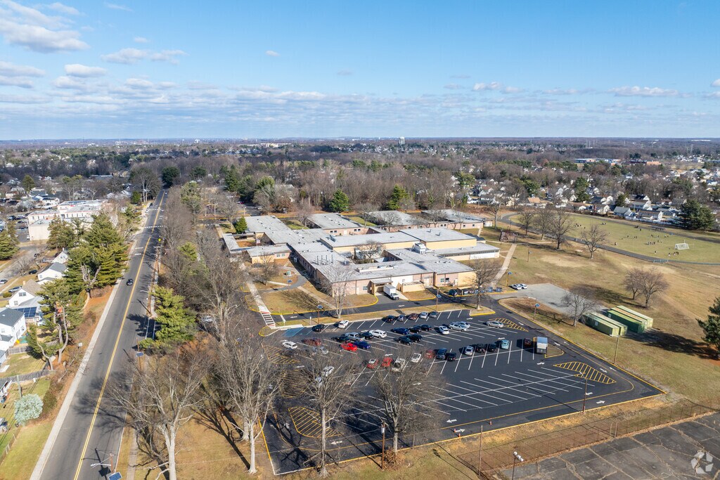 Cotten Intermediate School is part of the Willingboro Public School District.