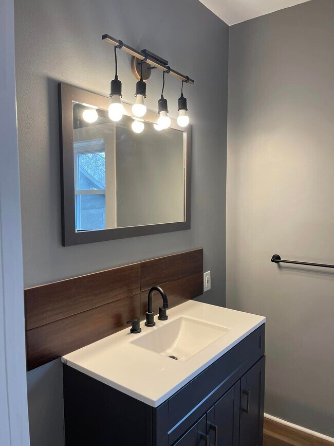 308 5th St Unit 2, Ludington, MI 49431