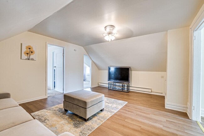 46 Van Houten Ave unit Top, Jersey City, NJ 07305 - photo 4