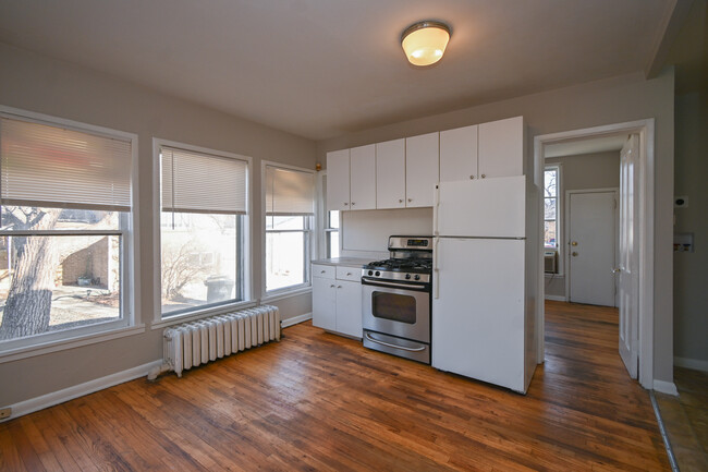 Eat-in Kitchen