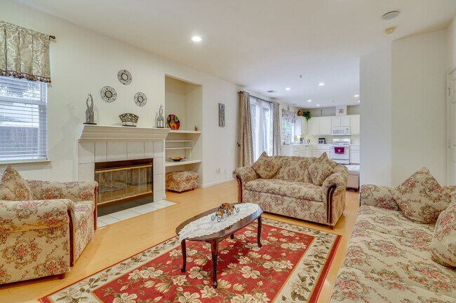 27479 Green Wood Rd unit ID1305057P, Hayward, CA 94544 - photo 4