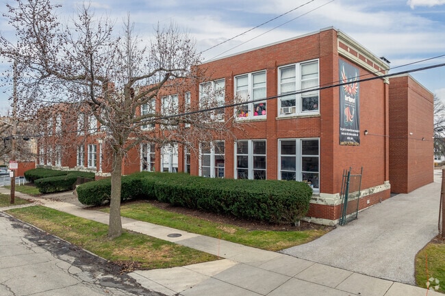 Hope Academy Northwest has received an overall grade of C+ from Niche.
