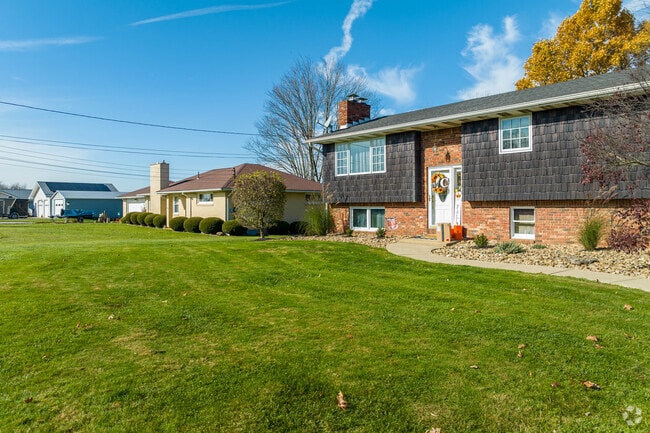 Homes with spacious yards are found throughout Ohioville.