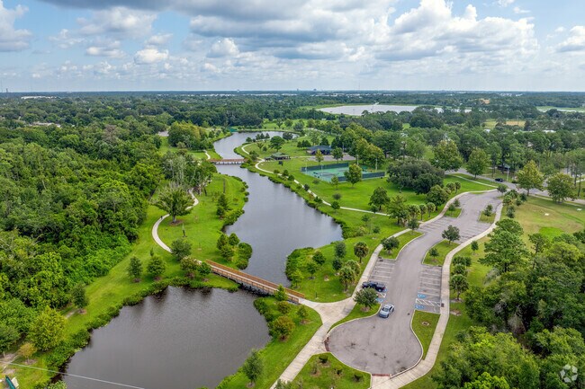 Barnett Park offers a recreation center, basketball courts, disc golf, and tennis courts.