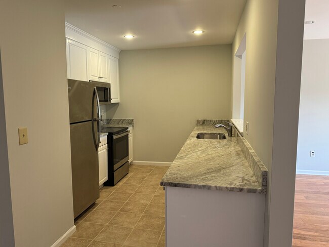 96 Danbury Rd unit G, Ridgefield, CT 06877 - photo 4