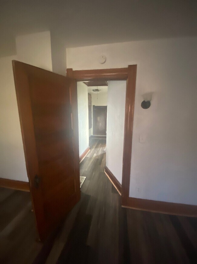 220 E Pearl St, Toledo, OH 43608 - photo 5