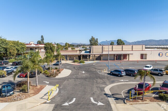 Ocean View Junior High School is the only junior high school in the Ocean View School District.