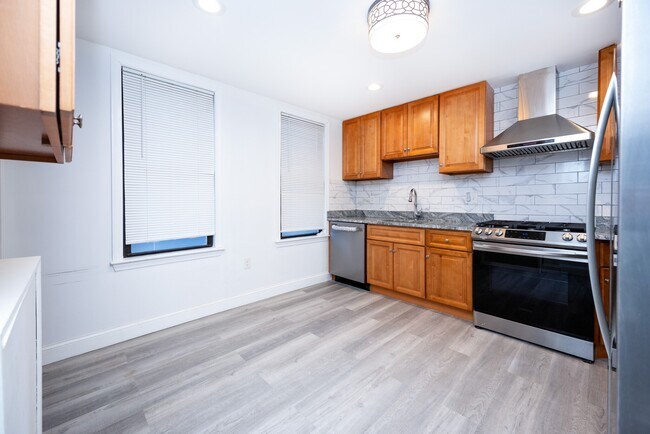 121 Browne St unit 3, Brookline, MA 02446 - photo 3