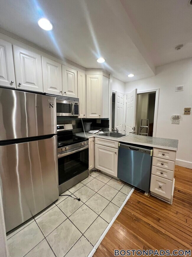 1 Centre St Terrace unit 10, Boston, MA 02119 - photo 3