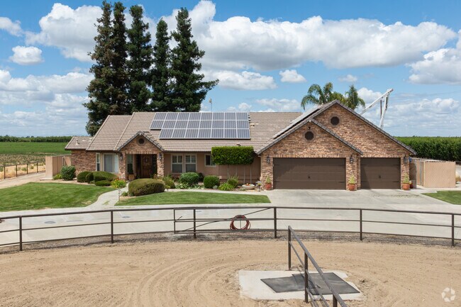 Most of the new traditional style homes in Wildflower sit on large acreage.