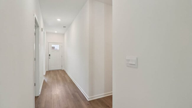 1111 Bluebell Ln, Bartlett, IL 60103 - photo 3