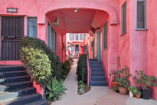 Big Momma Court Apts...Magical Renovated Bedrooms Available...CALL NOW!, Los Angeles, CA 90026 - photo 2