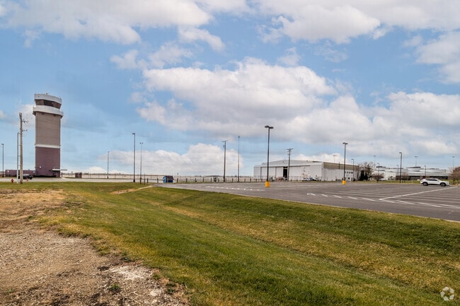 Far South's Rickenbacker Airport is easily accessible from major highways.