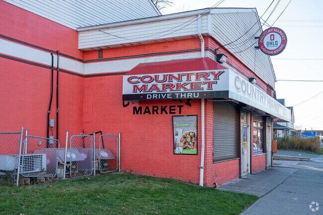 The Country Market in South Akron is a popular shopping destination for South Akron Residents.