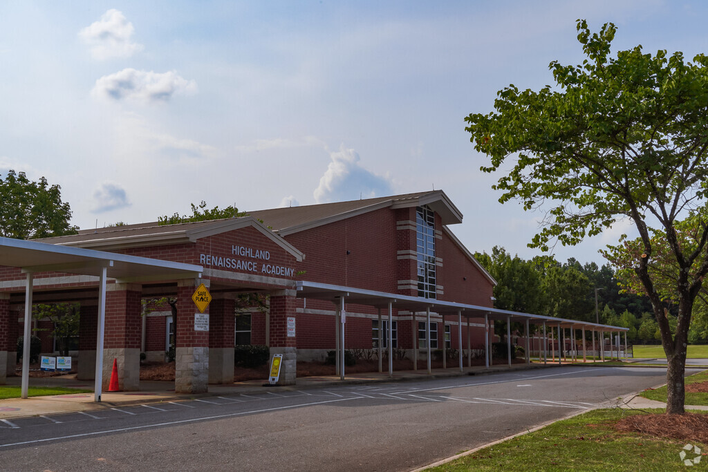 Highland Renaissance Academy is located in the Sugar Creek neighborhood.