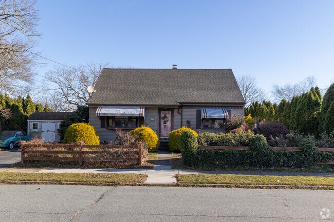 Cozy up in a classic Cape Cod style home in the heart of Acushnet Station.