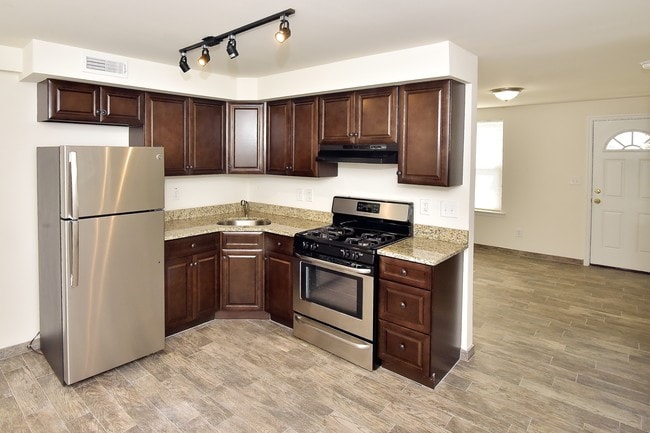 Moorestown Oaks, Moorestown, NJ 08057 - photo 2