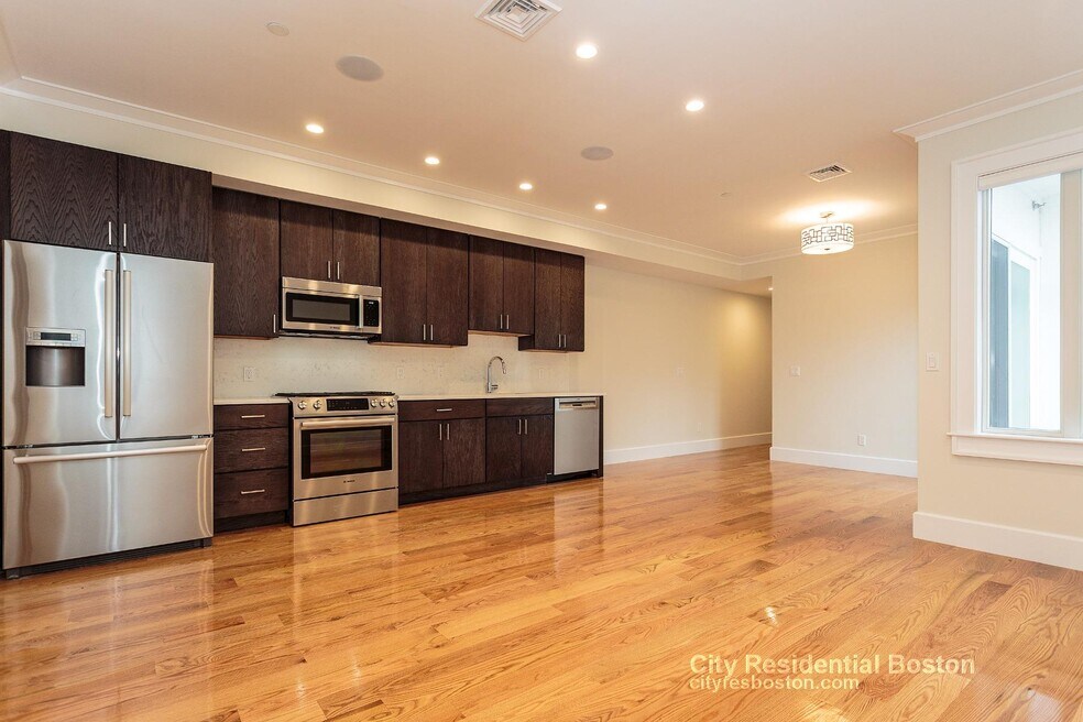 17 Vinton St unit 3, Boston, MA 02127 - photo 1