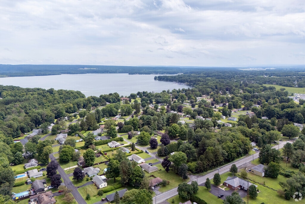 Lake Delta in Lee has a well-groomed feel to its suburban charm.