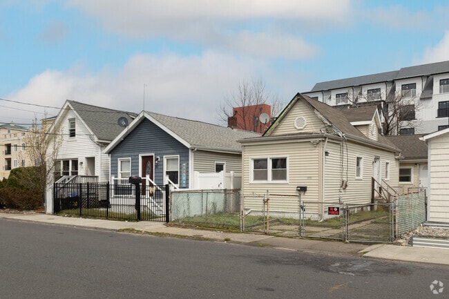 211 Bungalows Video 3.