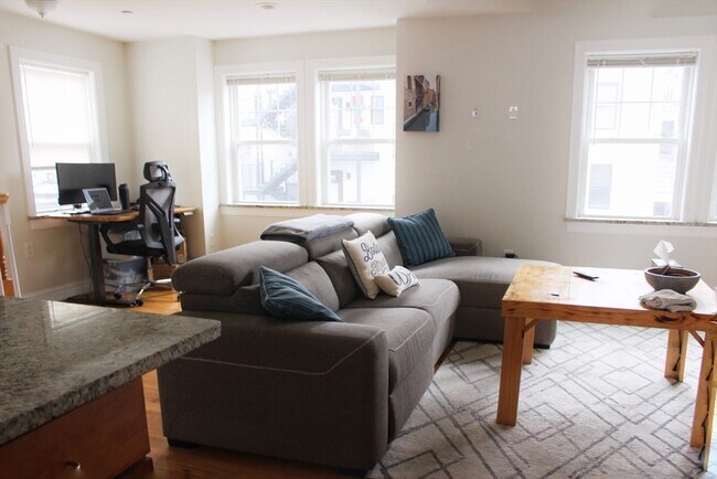 1 Emmet Place unit 1, Boston, MA 02128 - photo 4