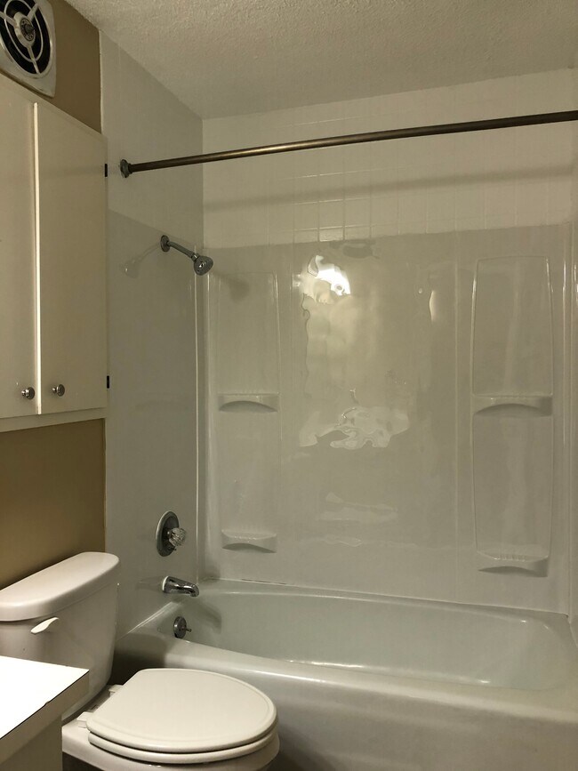 Skyview Apartments, Newton, KS 67114 - photo 5