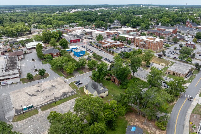 High Achievers Education Center sits in the outskirts of downtown.
